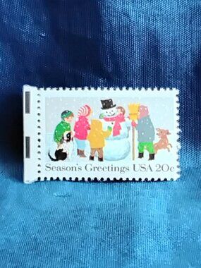Uncirculated USA 1982 Seasons Greetings 20 Cent Stamp!!